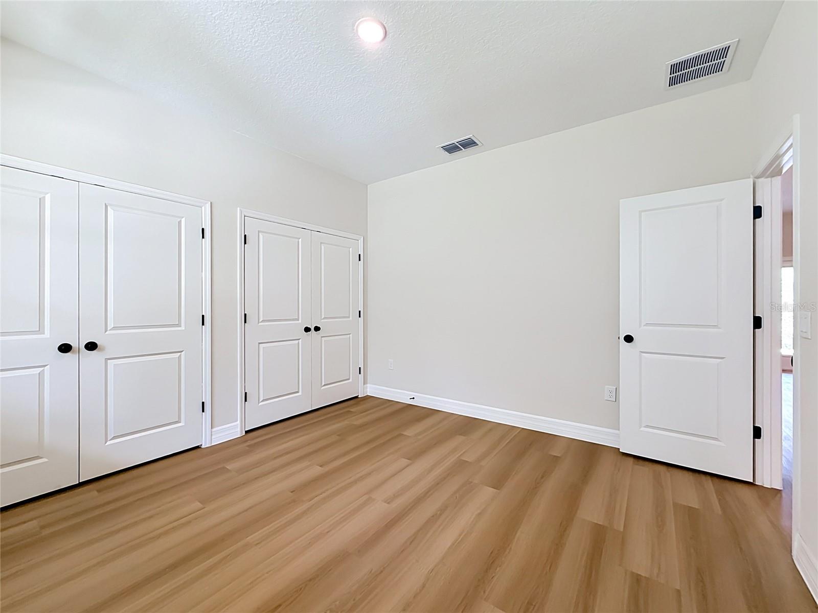 ROYAL TRAILS UNIT 01 - Residential