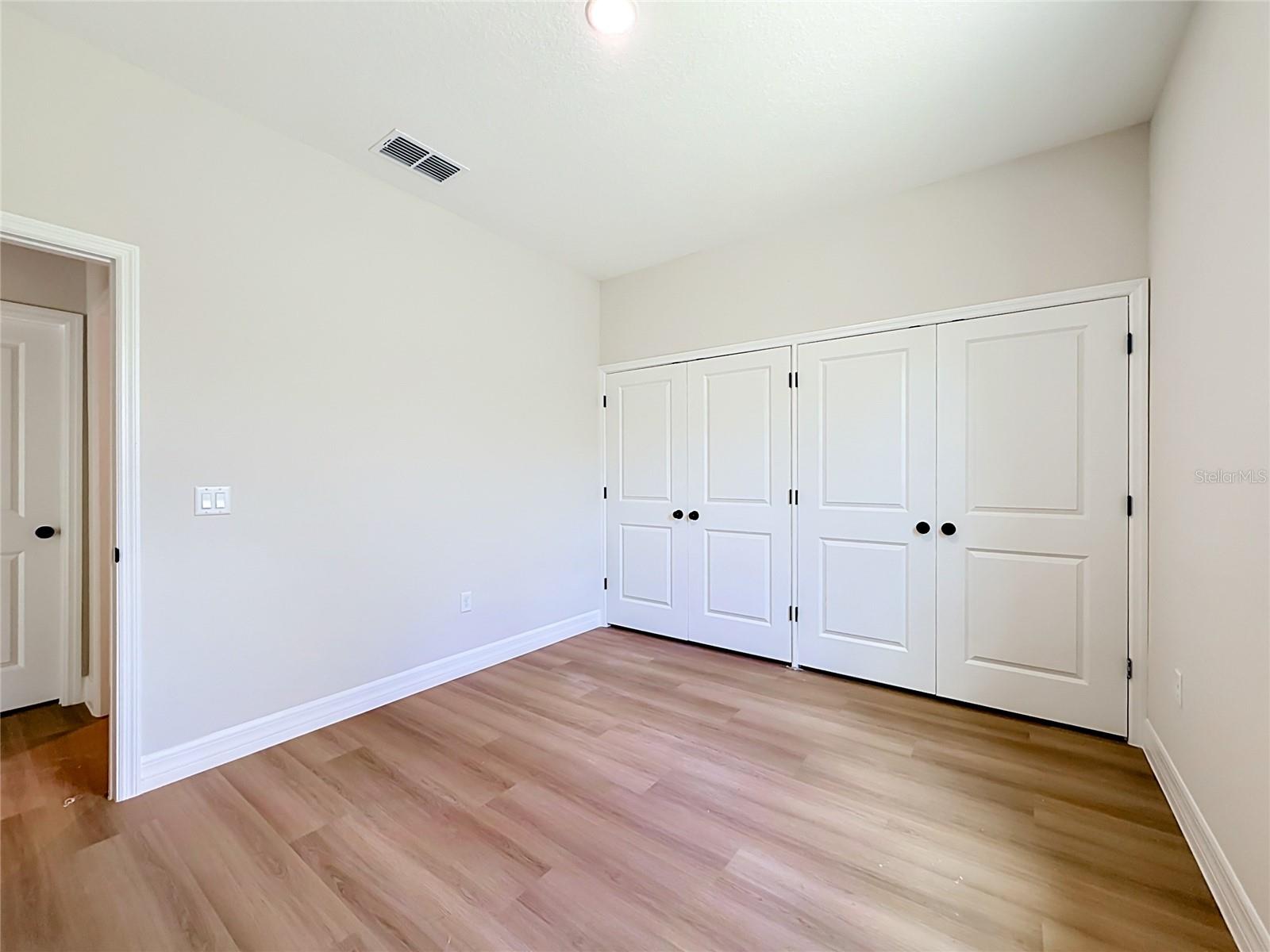 ROYAL TRAILS UNIT 01 - Residential