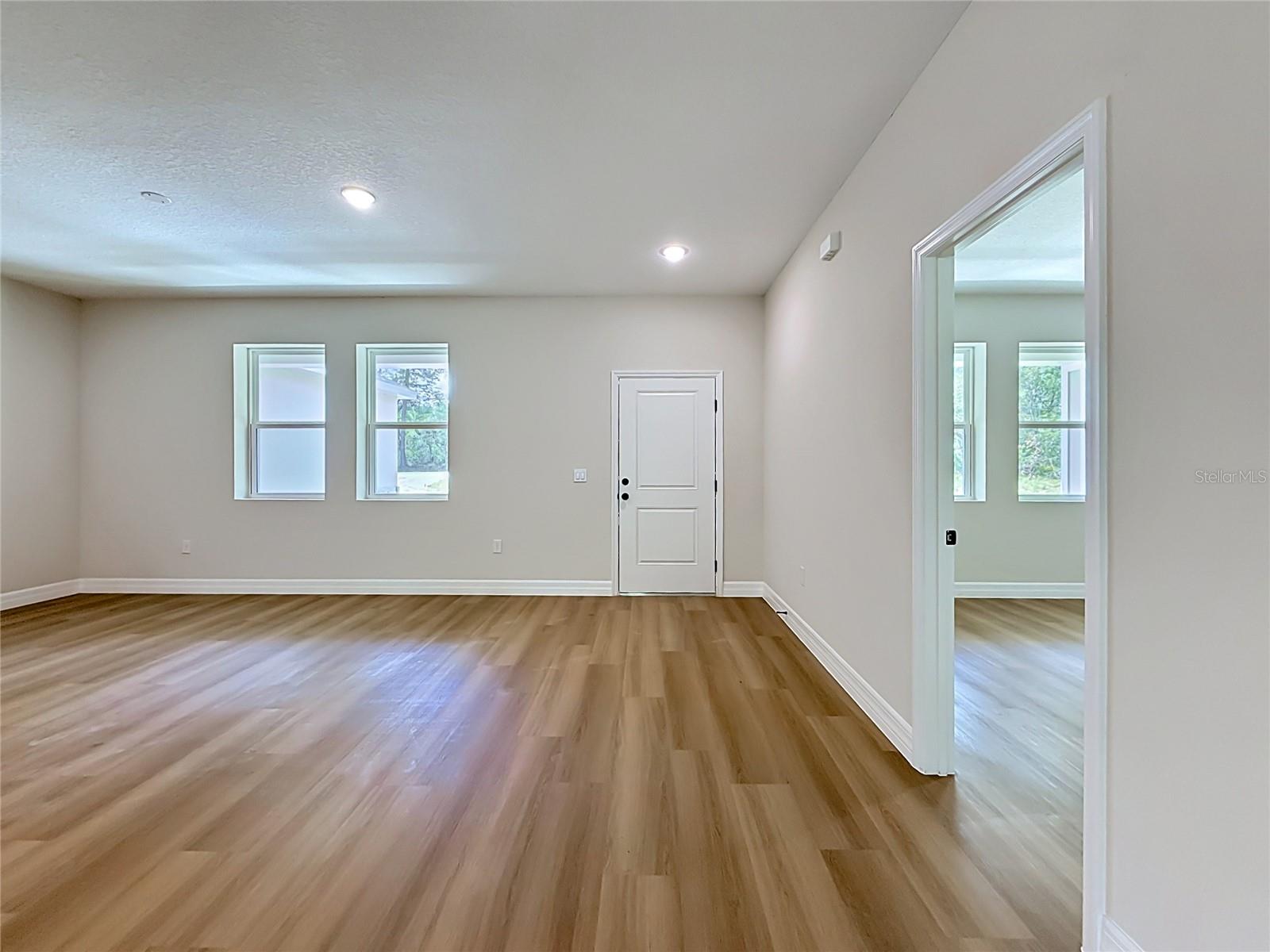 ROYAL TRAILS UNIT 01 - Residential