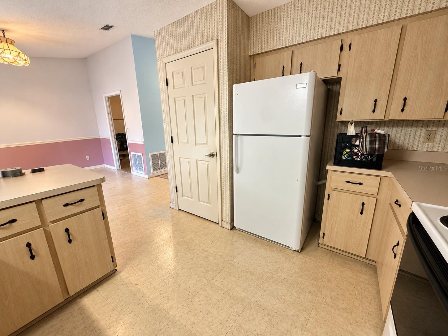 444 W CENTRAL AVENUE