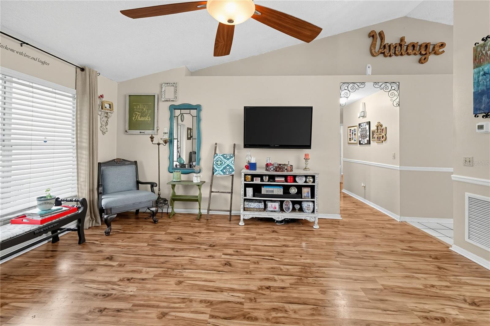 735 OAK LANE