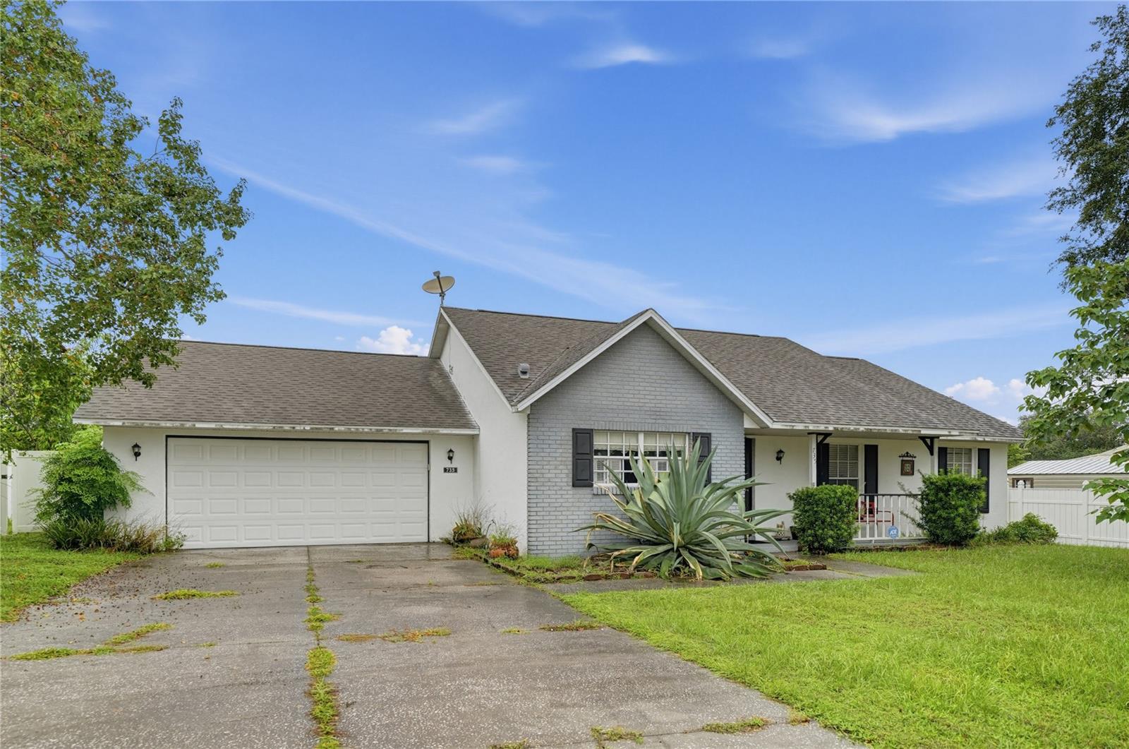 735 OAK LANE