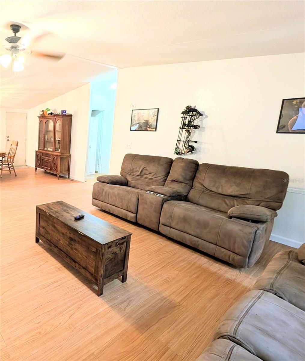 BUCK HILL - Residential