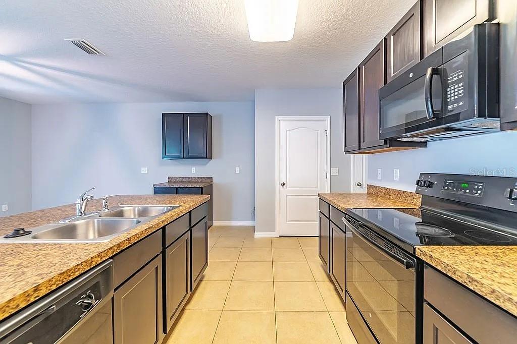 HAWKS LANDING - Residential
