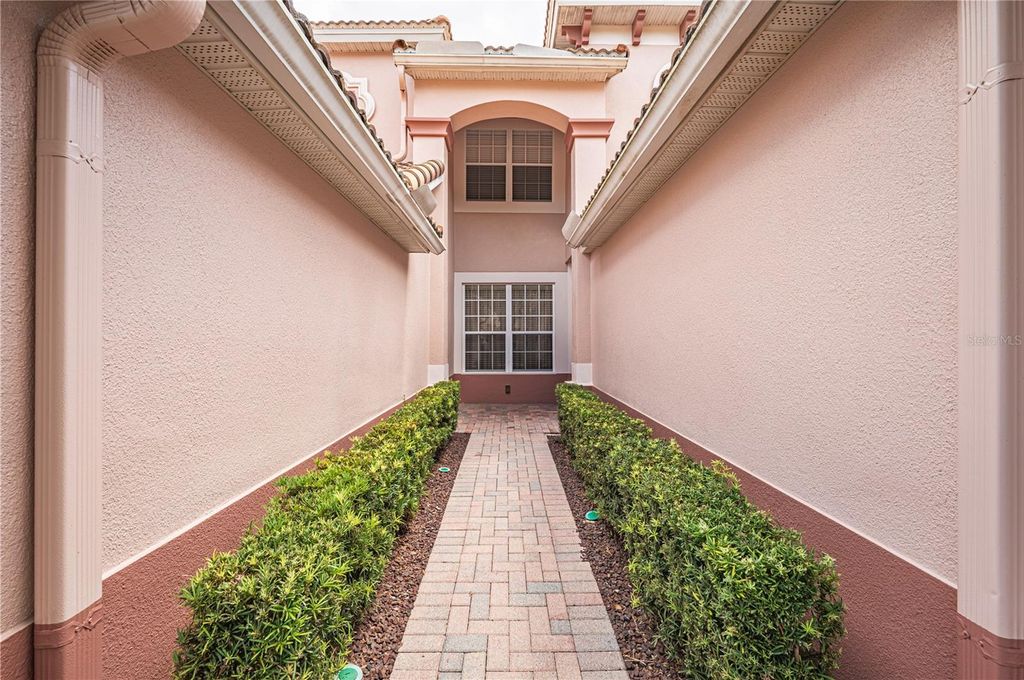 Photo of 1323 Gilford Point Lane #0, Davenport, FL 33896 (MLS # O6331540)