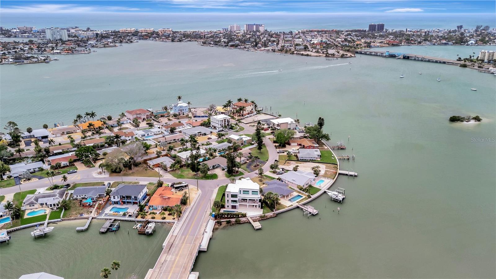 PASADENA ISLE - Residential