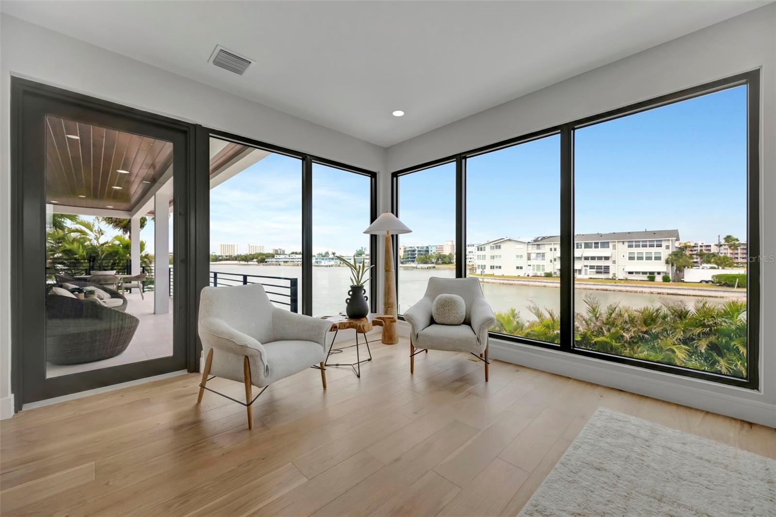 PASADENA ISLE - Residential