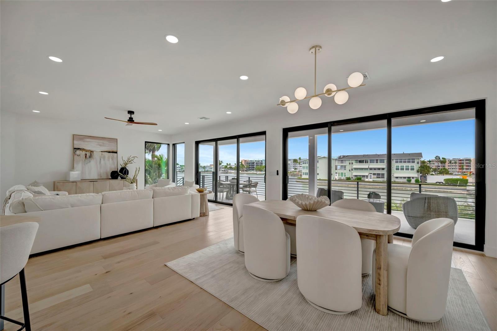 PASADENA ISLE - Residential