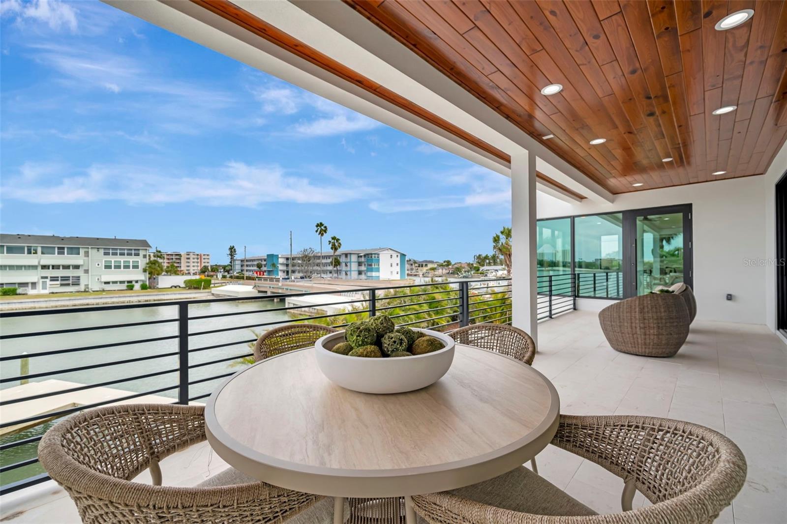 PASADENA ISLE - Residential