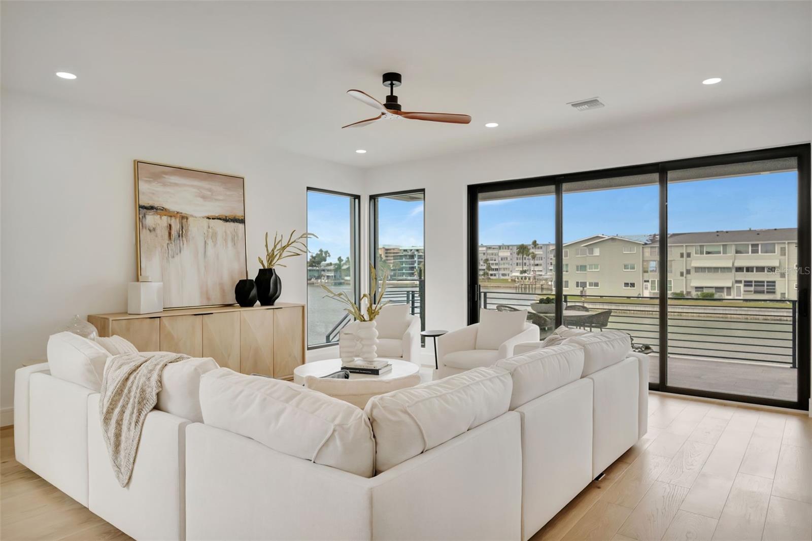 PASADENA ISLE - Residential