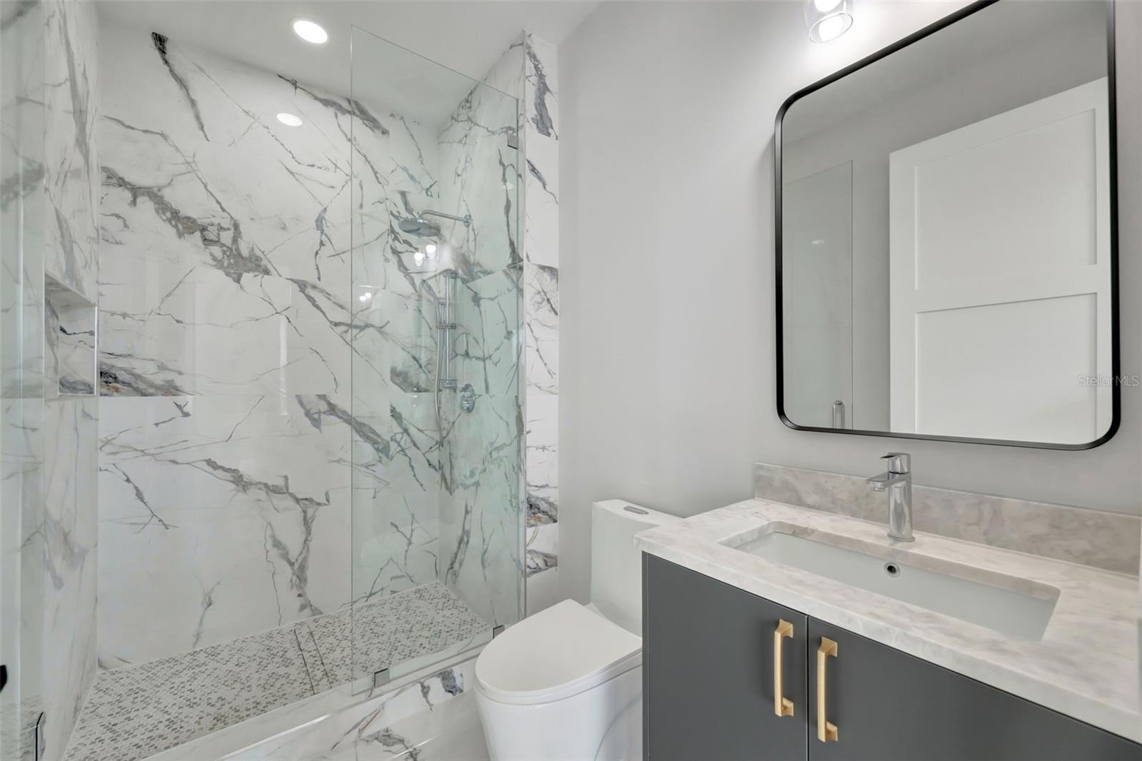 PASADENA ISLE - Residential