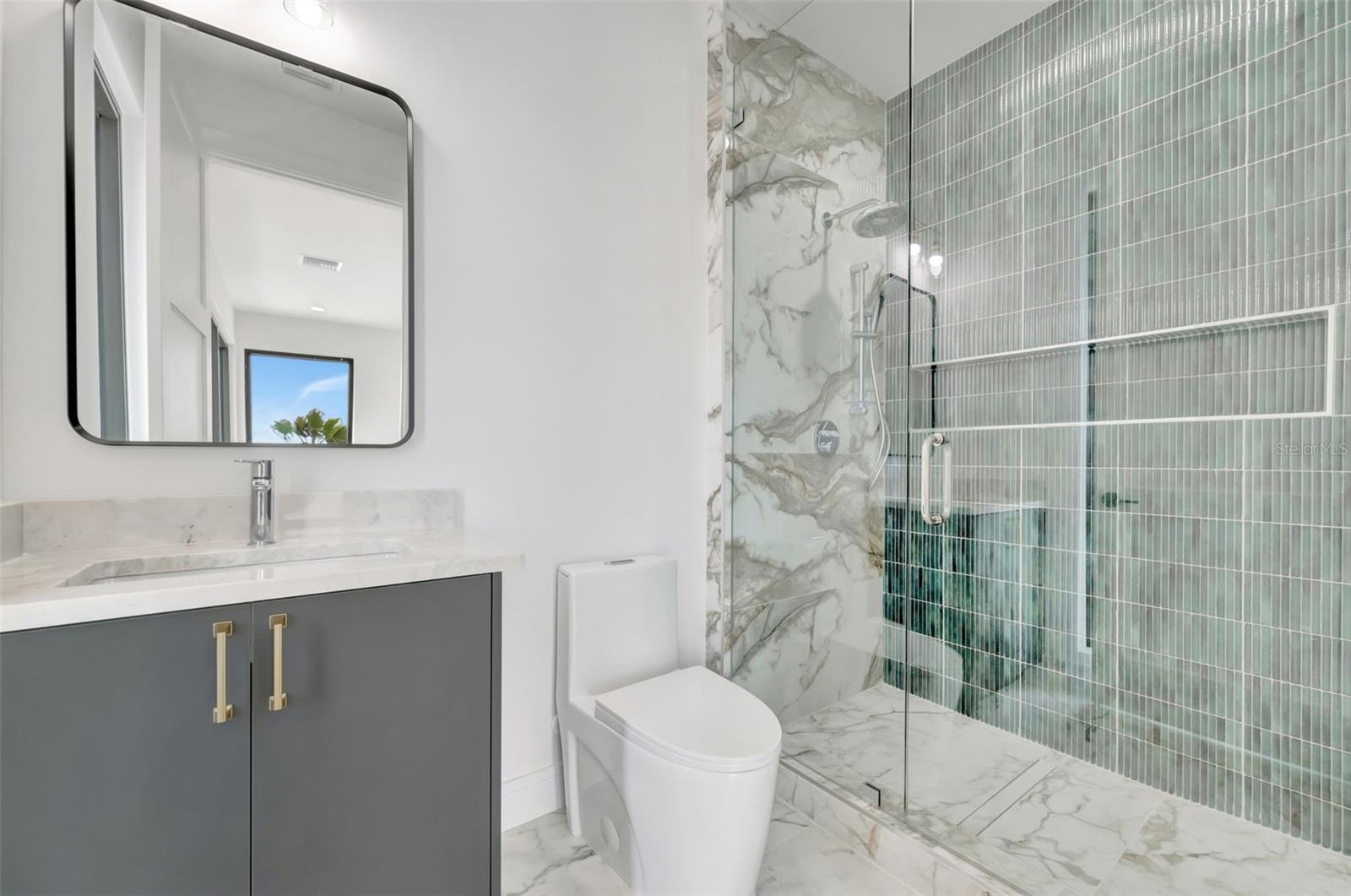 PASADENA ISLE - Residential