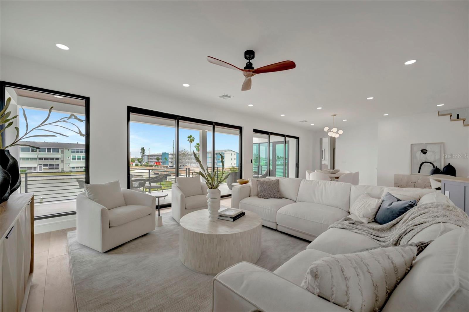 PASADENA ISLE - Residential