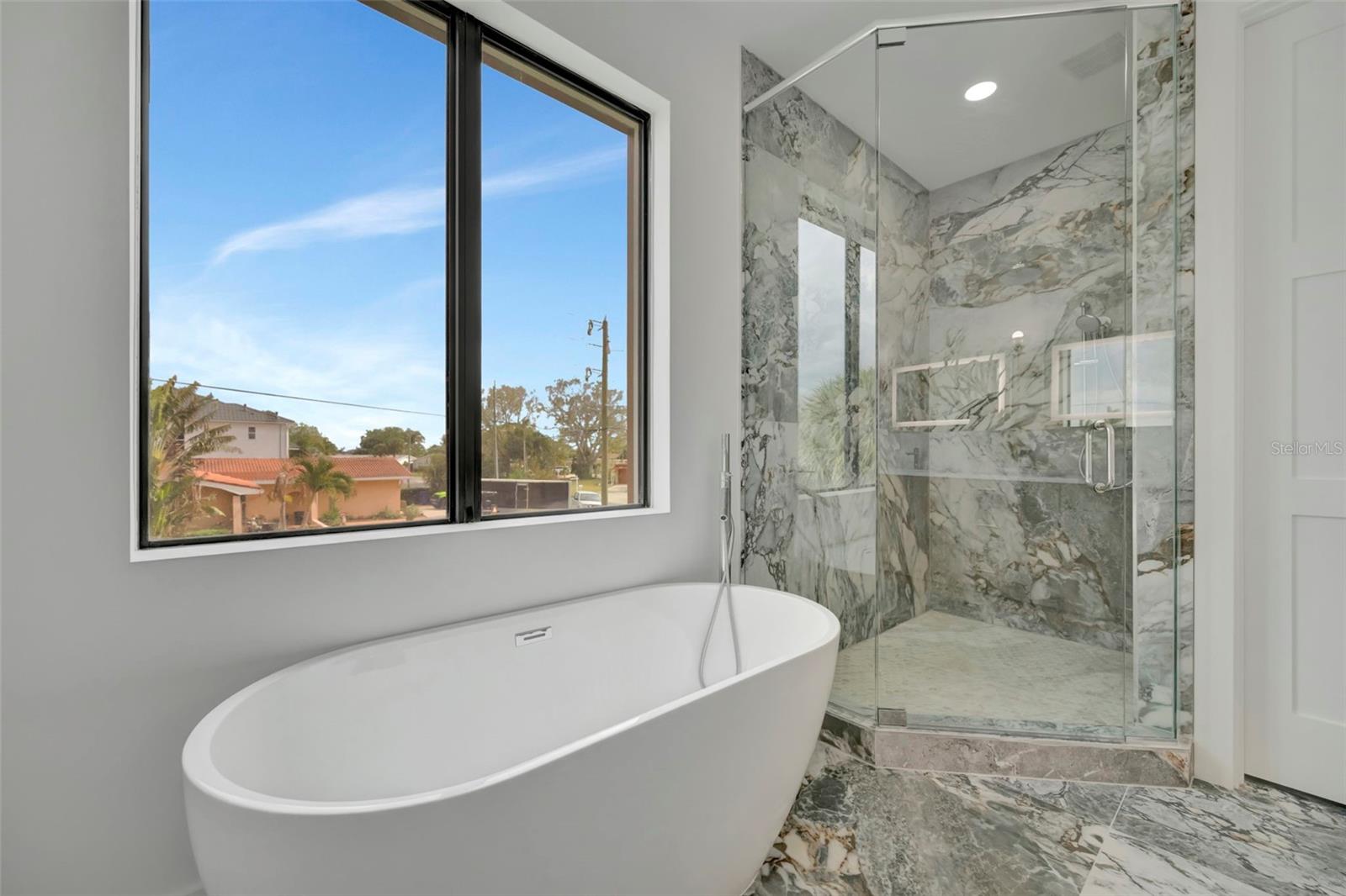 PASADENA ISLE - Residential