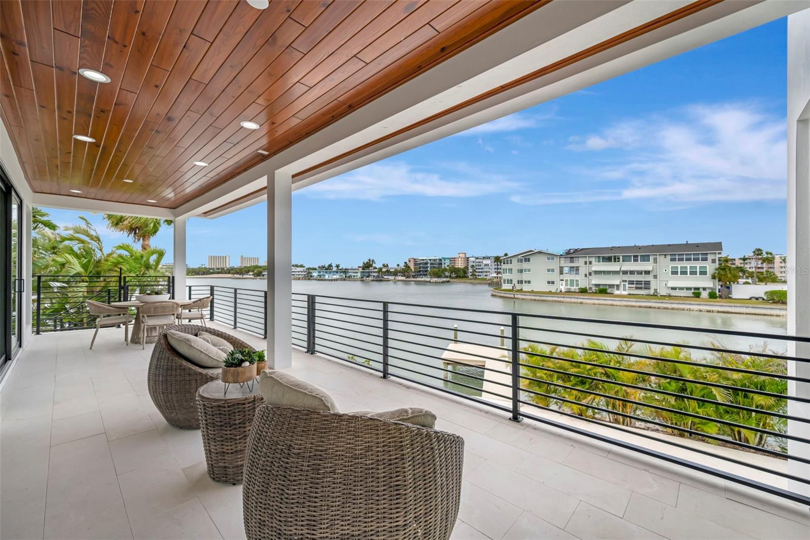 PASADENA ISLE - Residential