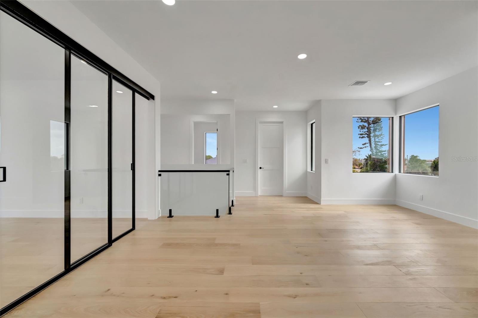 PASADENA ISLE - Residential