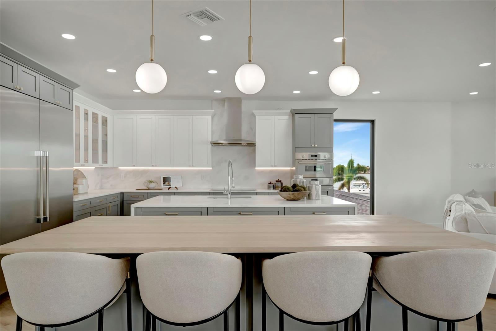 PASADENA ISLE - Residential