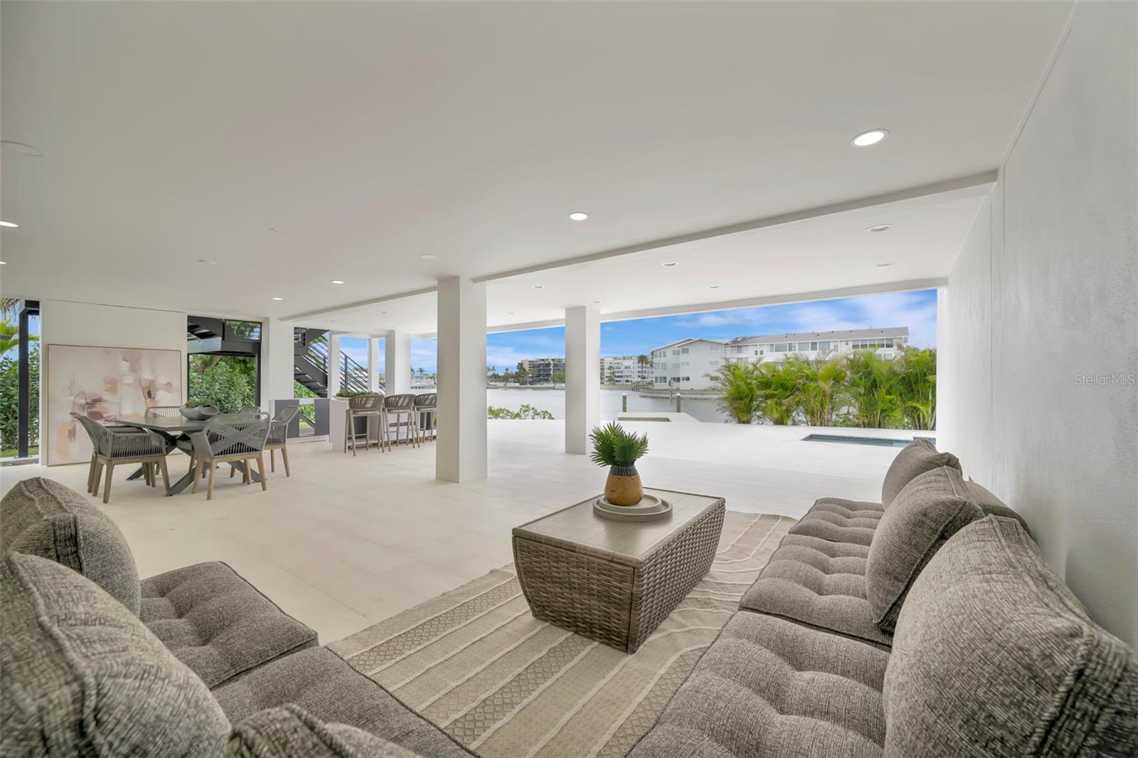 PASADENA ISLE - Residential