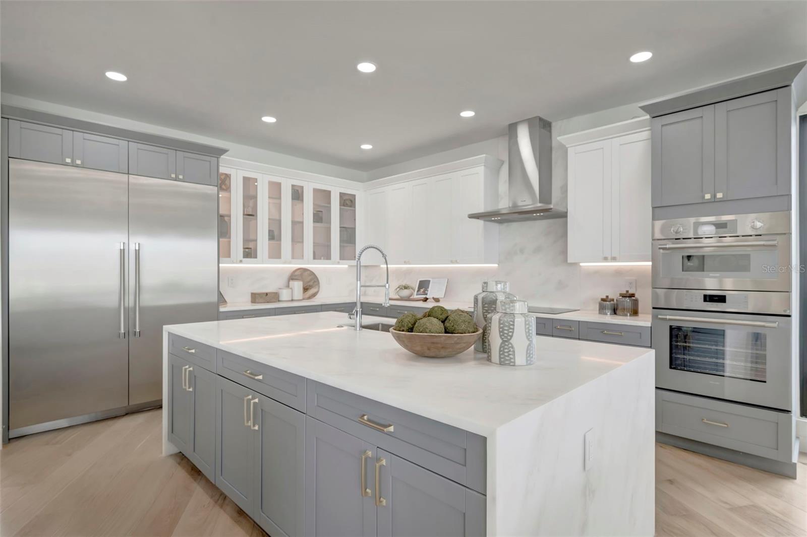 PASADENA ISLE - Residential