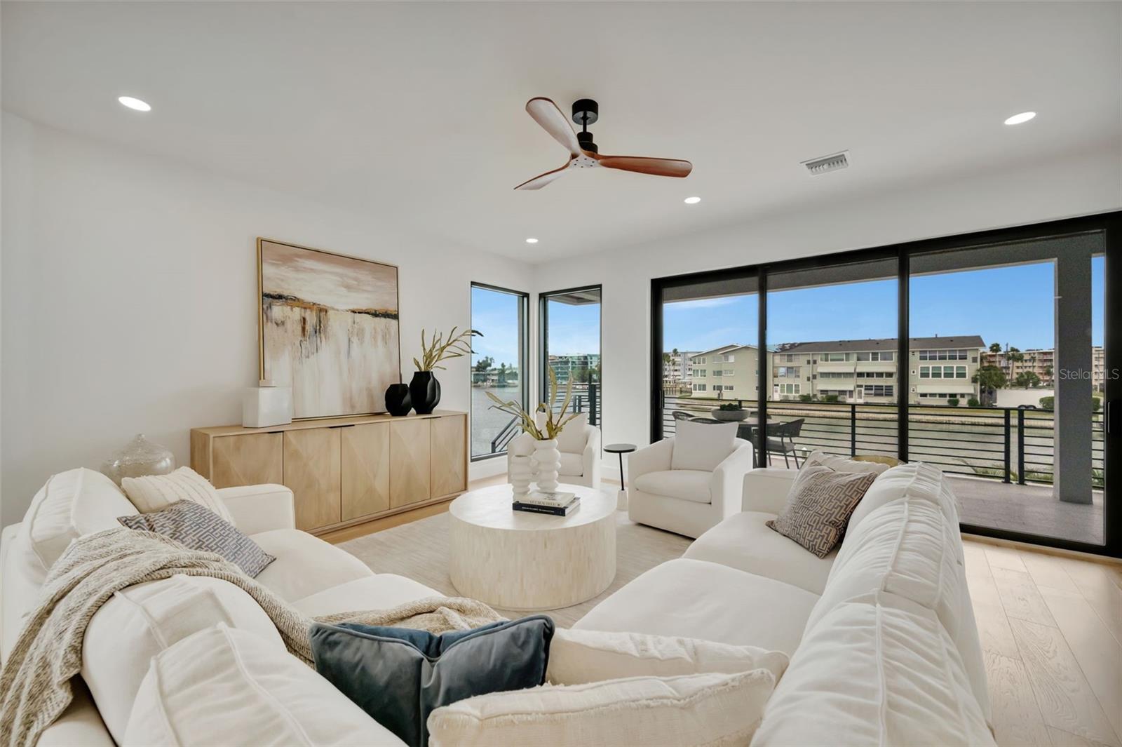 PASADENA ISLE - Residential