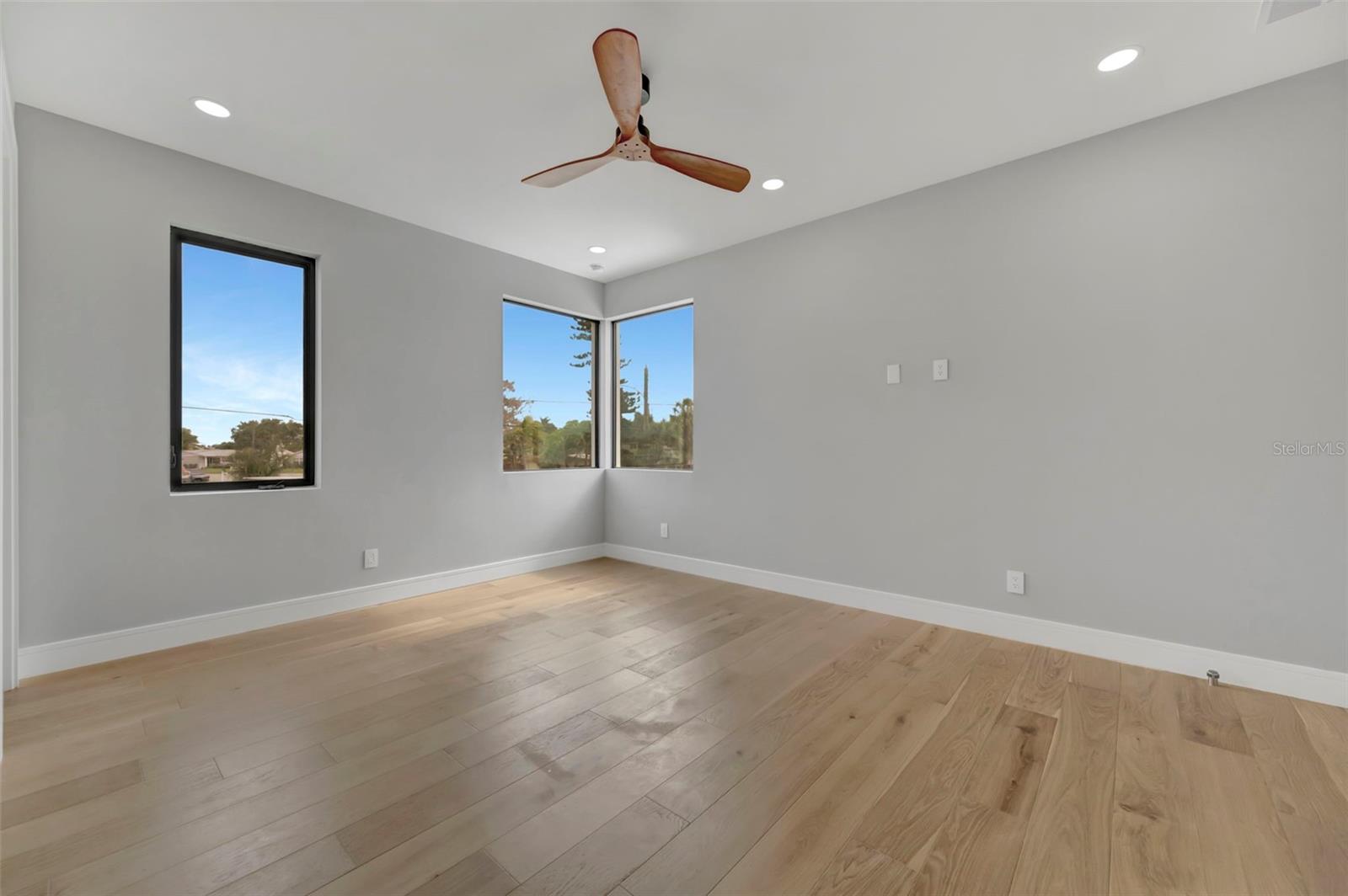 PASADENA ISLE - Residential