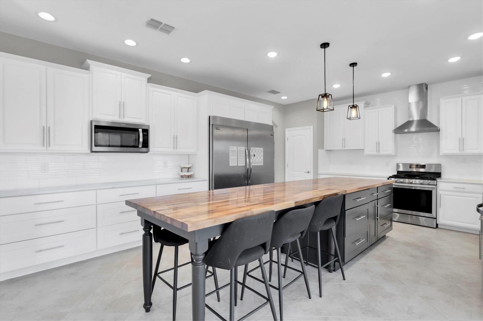 12135 CRESTRIDGE LOOP