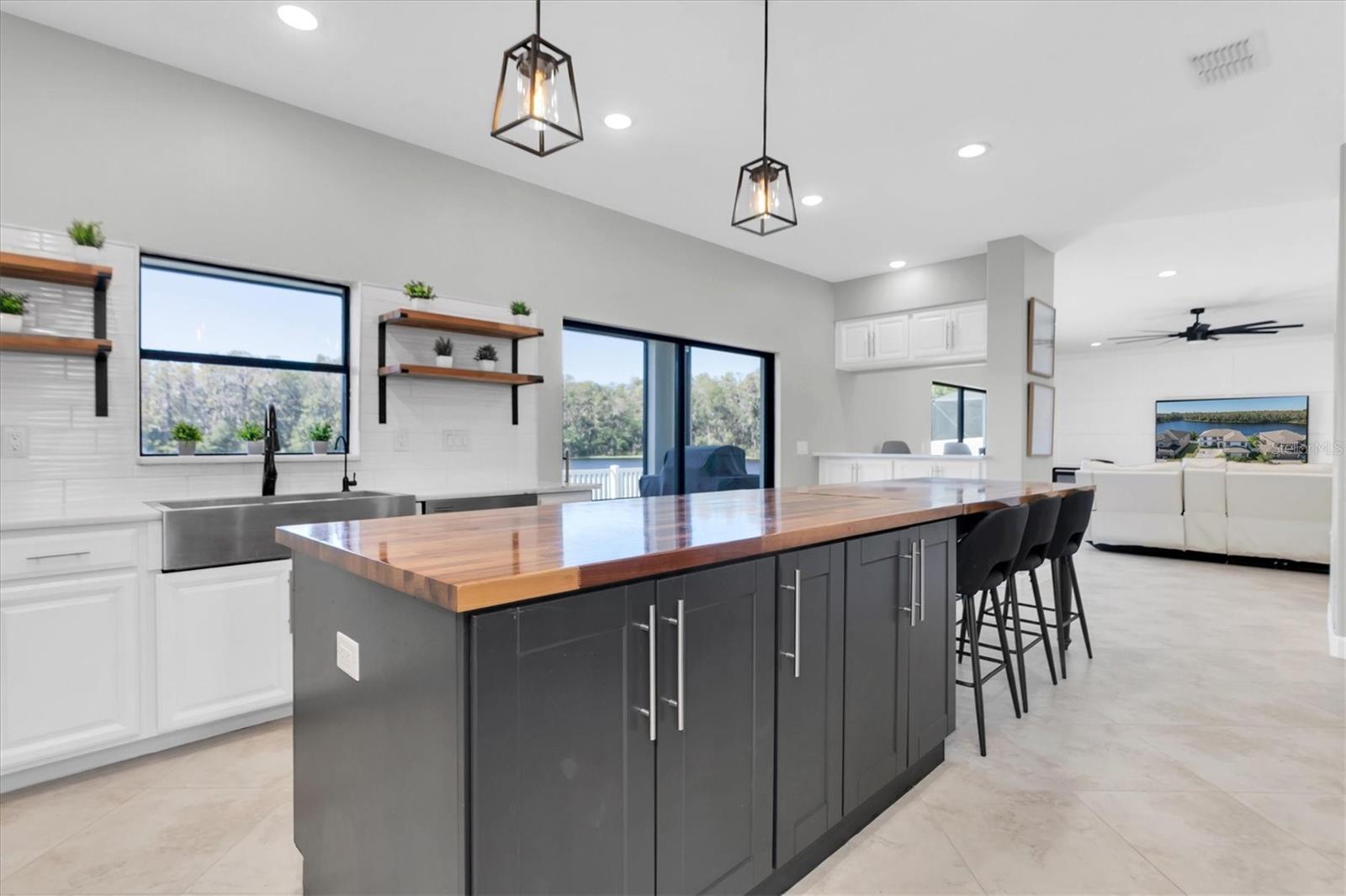 12135 CRESTRIDGE LOOP