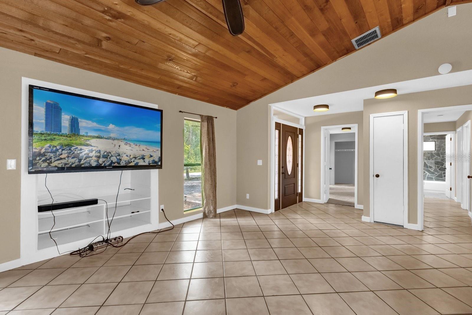 PINE LAKES - Residential