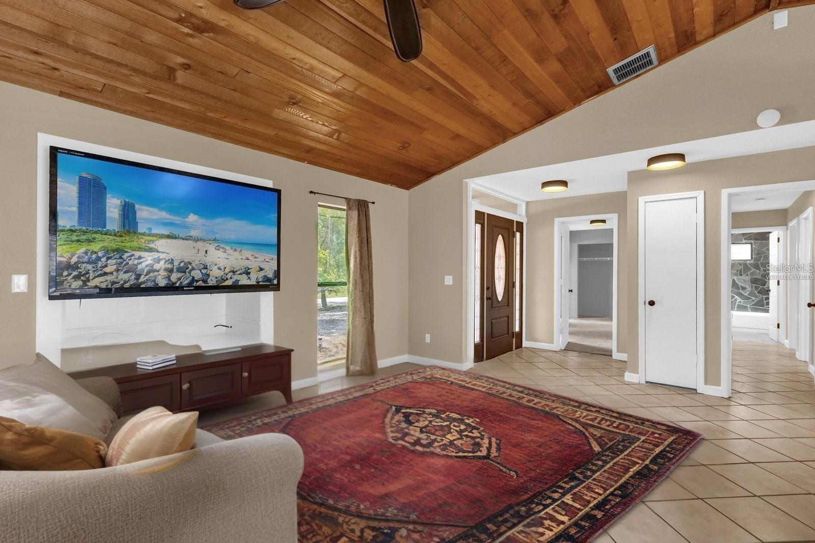 PINE LAKES - Residential