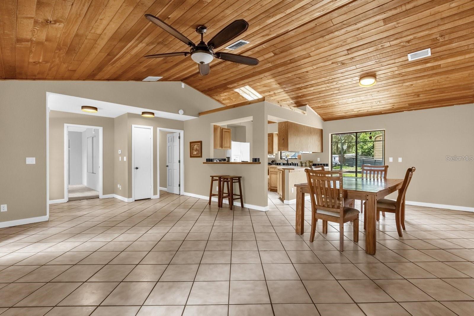 PINE LAKES - Residential