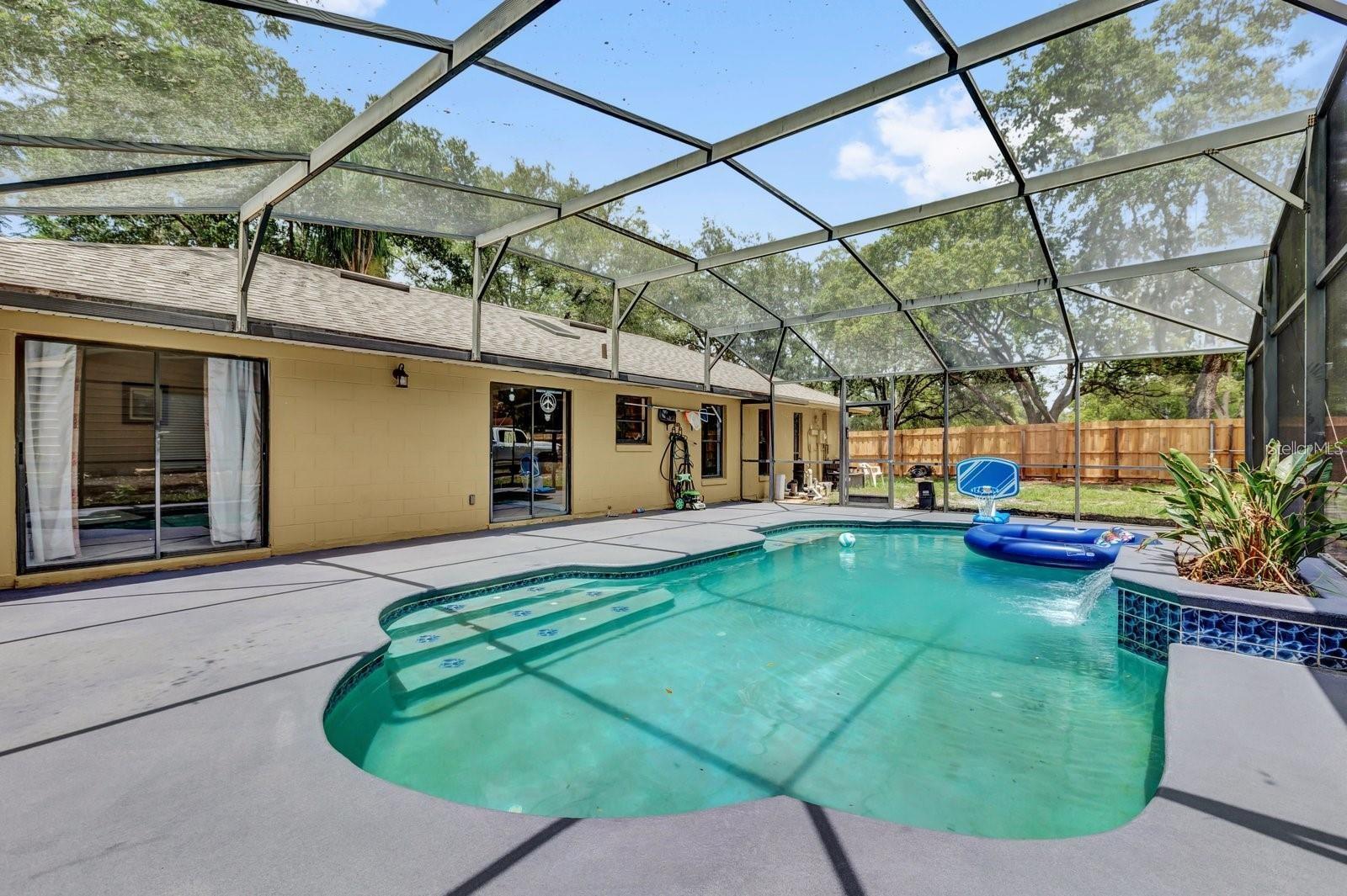 PINE LAKES - Residential