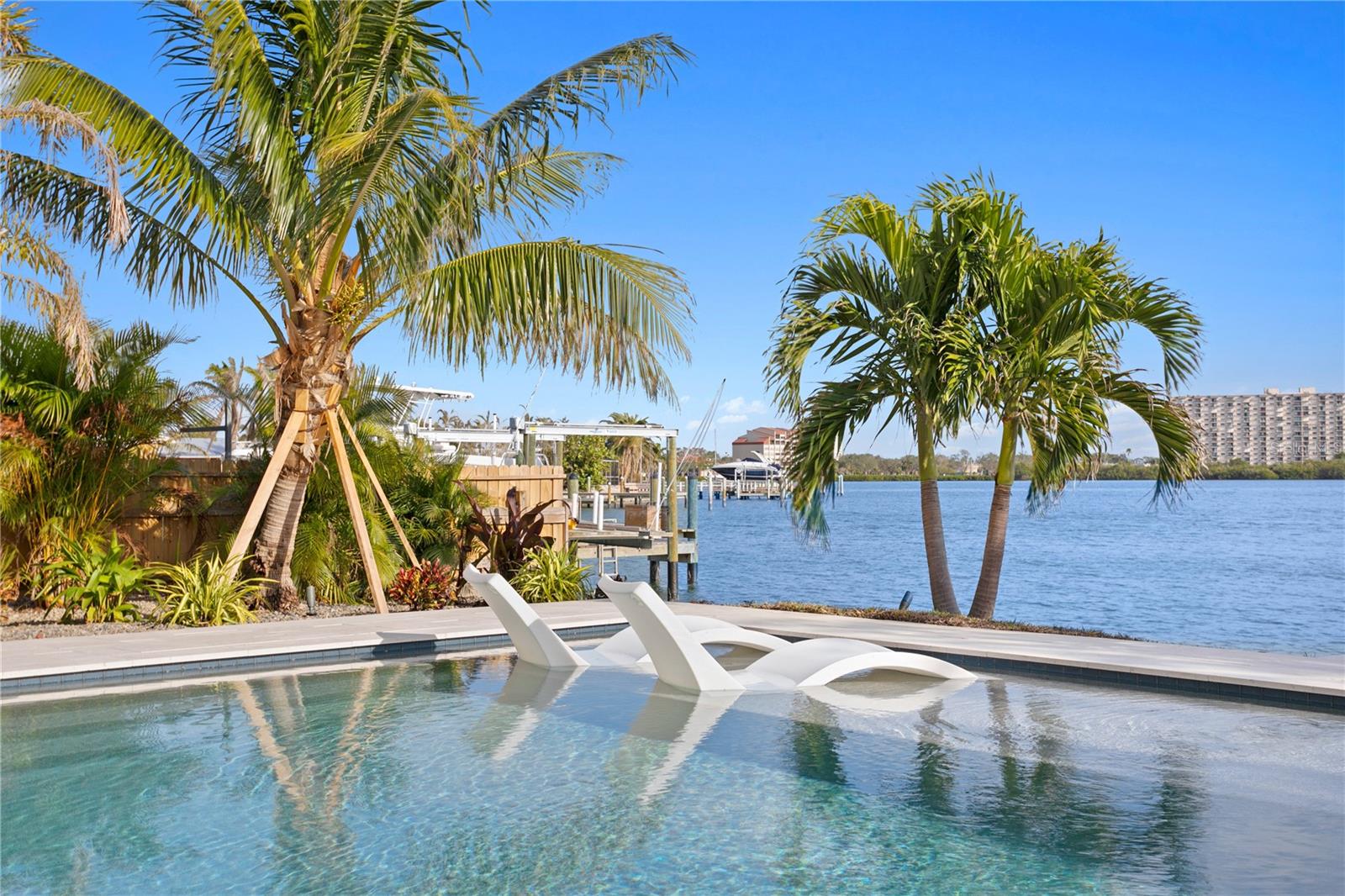 SOUTH CSWY ISLE YACHT CLUB ADD - Residential