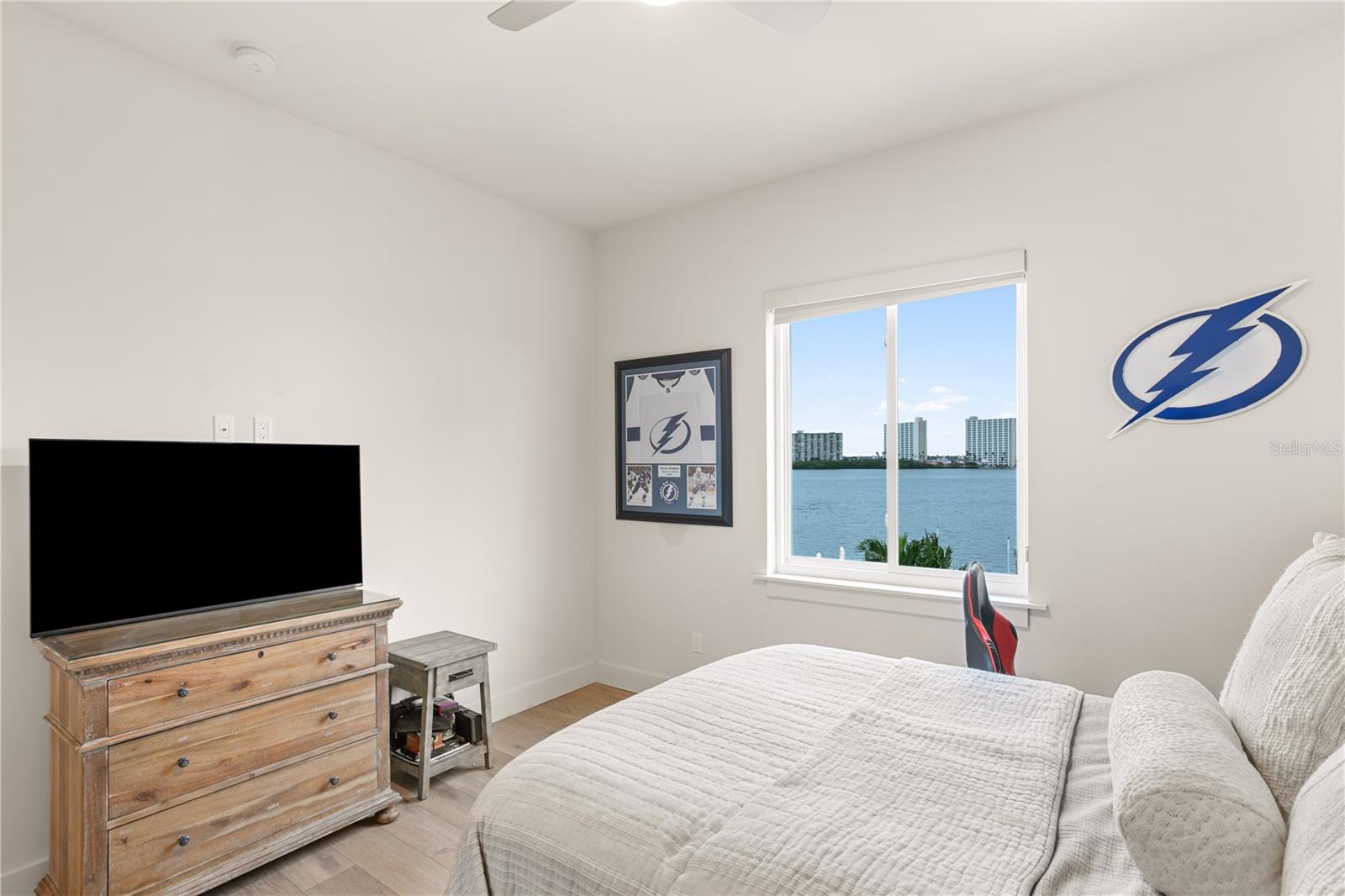 SOUTH CSWY ISLE YACHT CLUB ADD - Residential