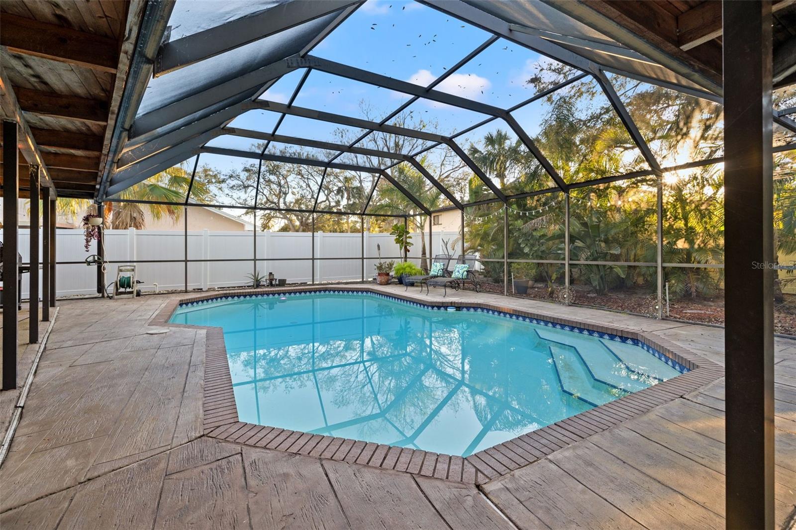 6104 DORY WAY
