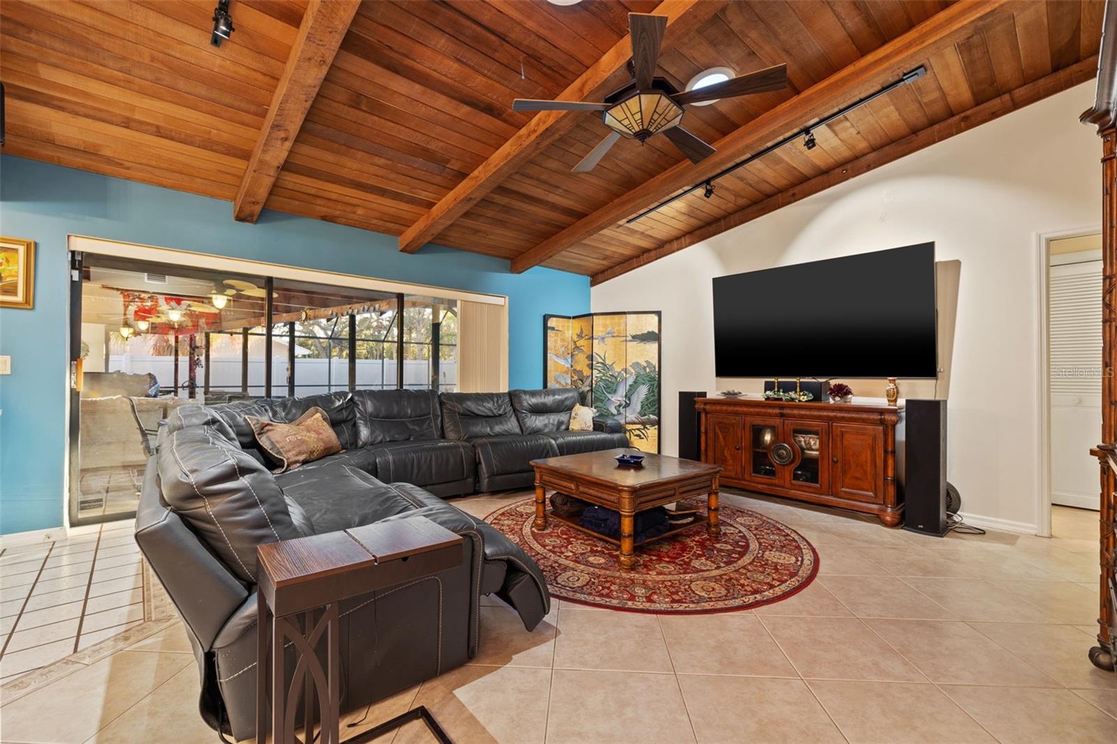 6104 DORY WAY