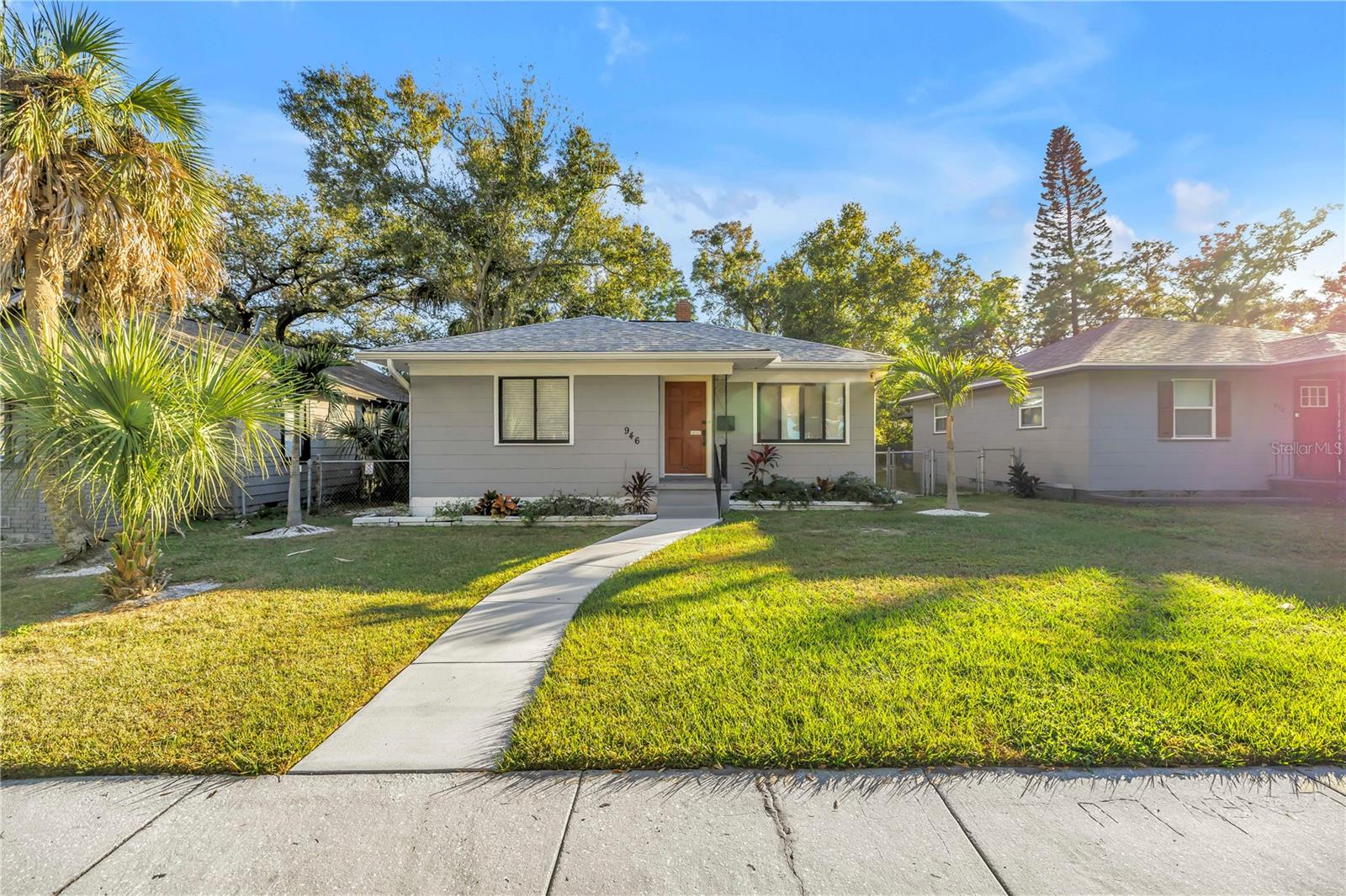 LAKEVIEW MANOR - Residential