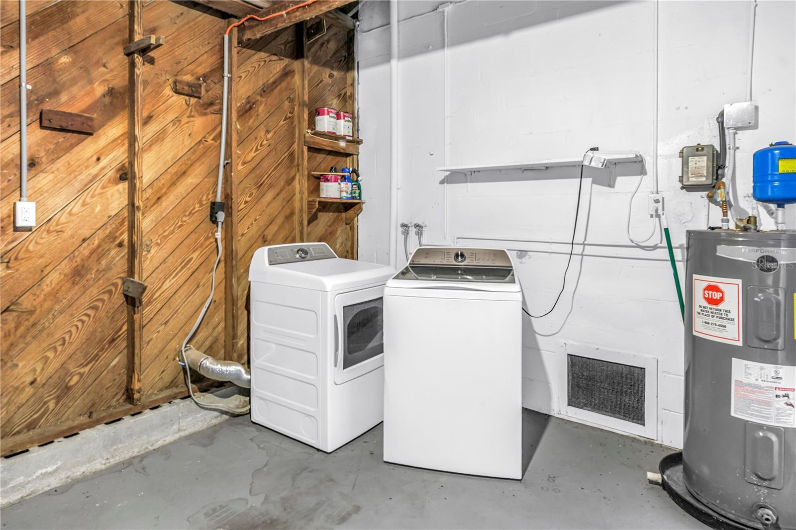 LAKEVIEW MANOR - Residential