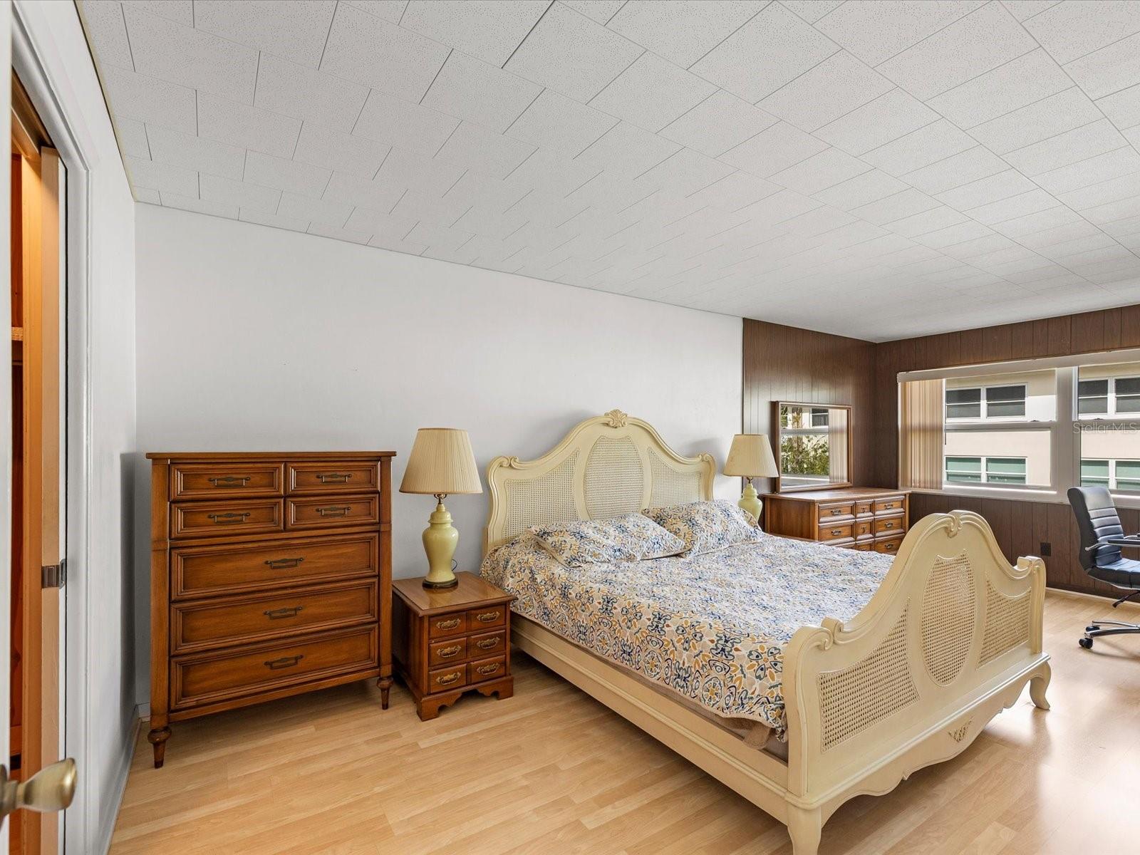 KALMIA CONDO - Residential