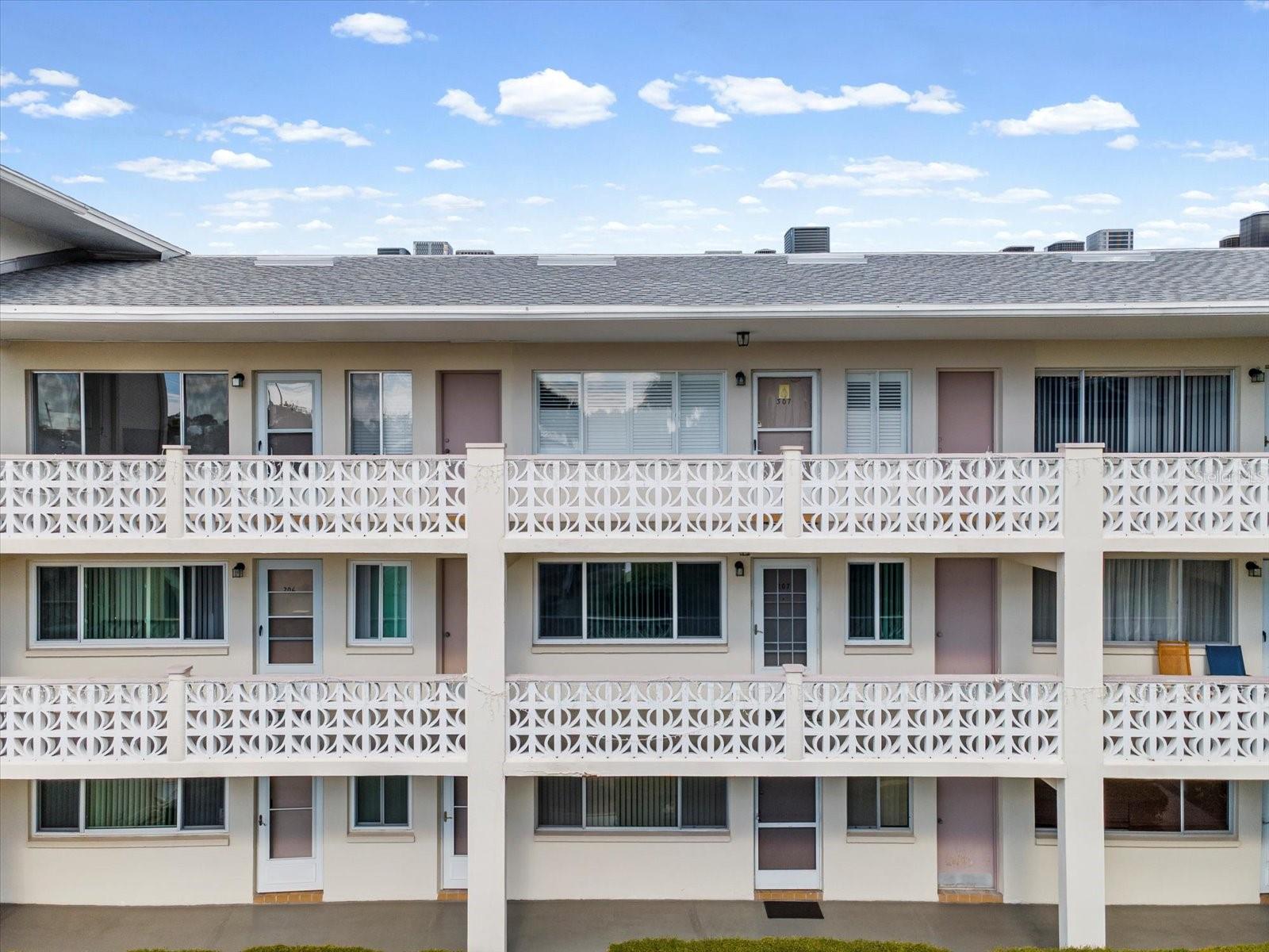 1235 S HIGHLAND AVENUE 2-207