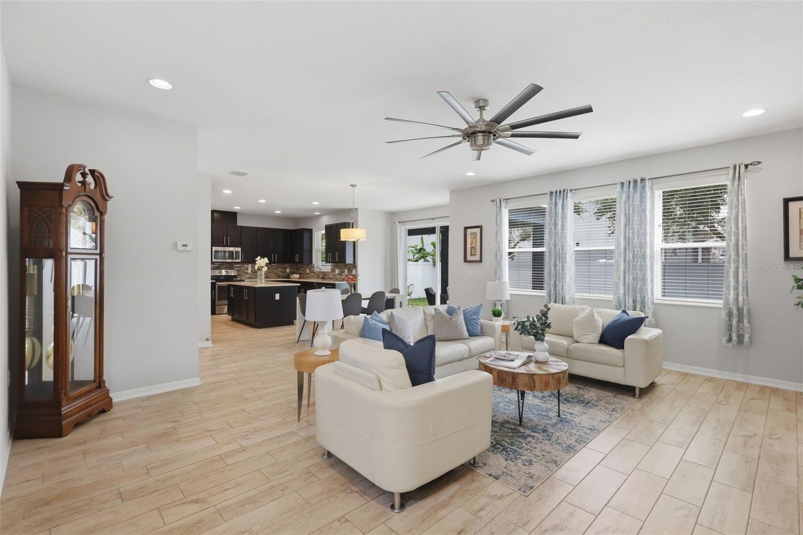 AULINS LANDING AT OVIEDO-PHASE 1 - Residential