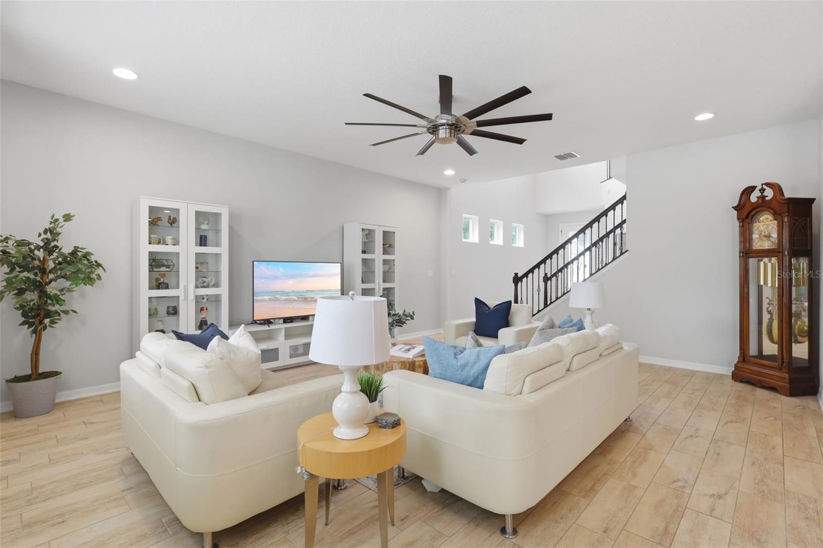 AULINS LANDING AT OVIEDO-PHASE 1 - Residential