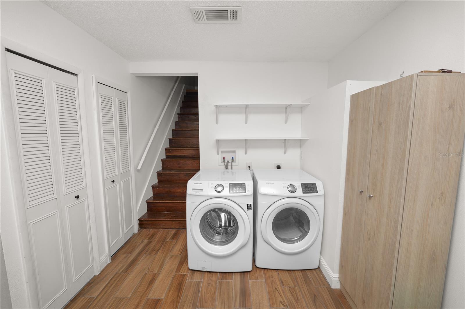 RAINTREE MANOR HOMES CONDOMINI - Residential