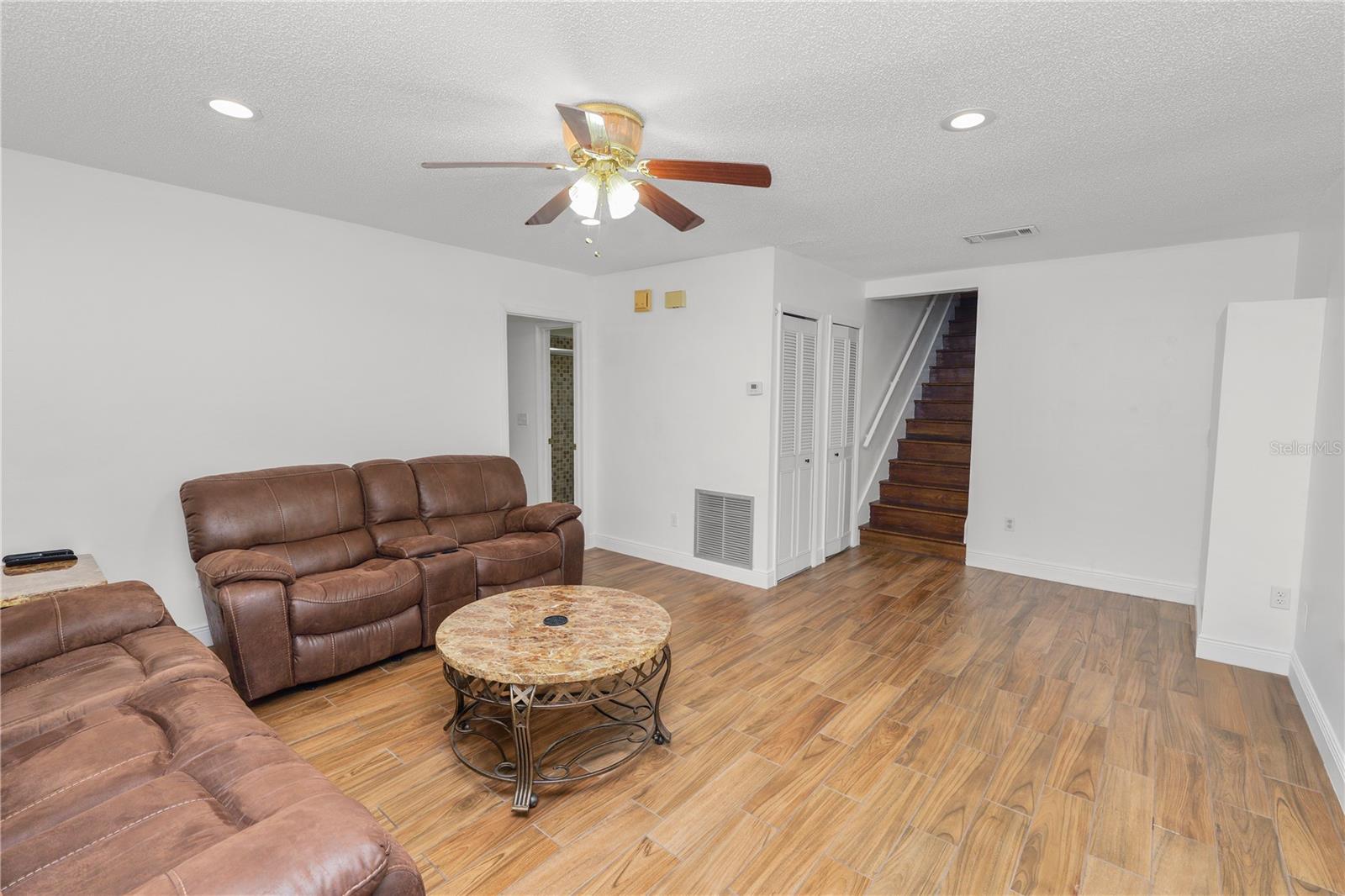 RAINTREE MANOR HOMES CONDOMINI - Residential