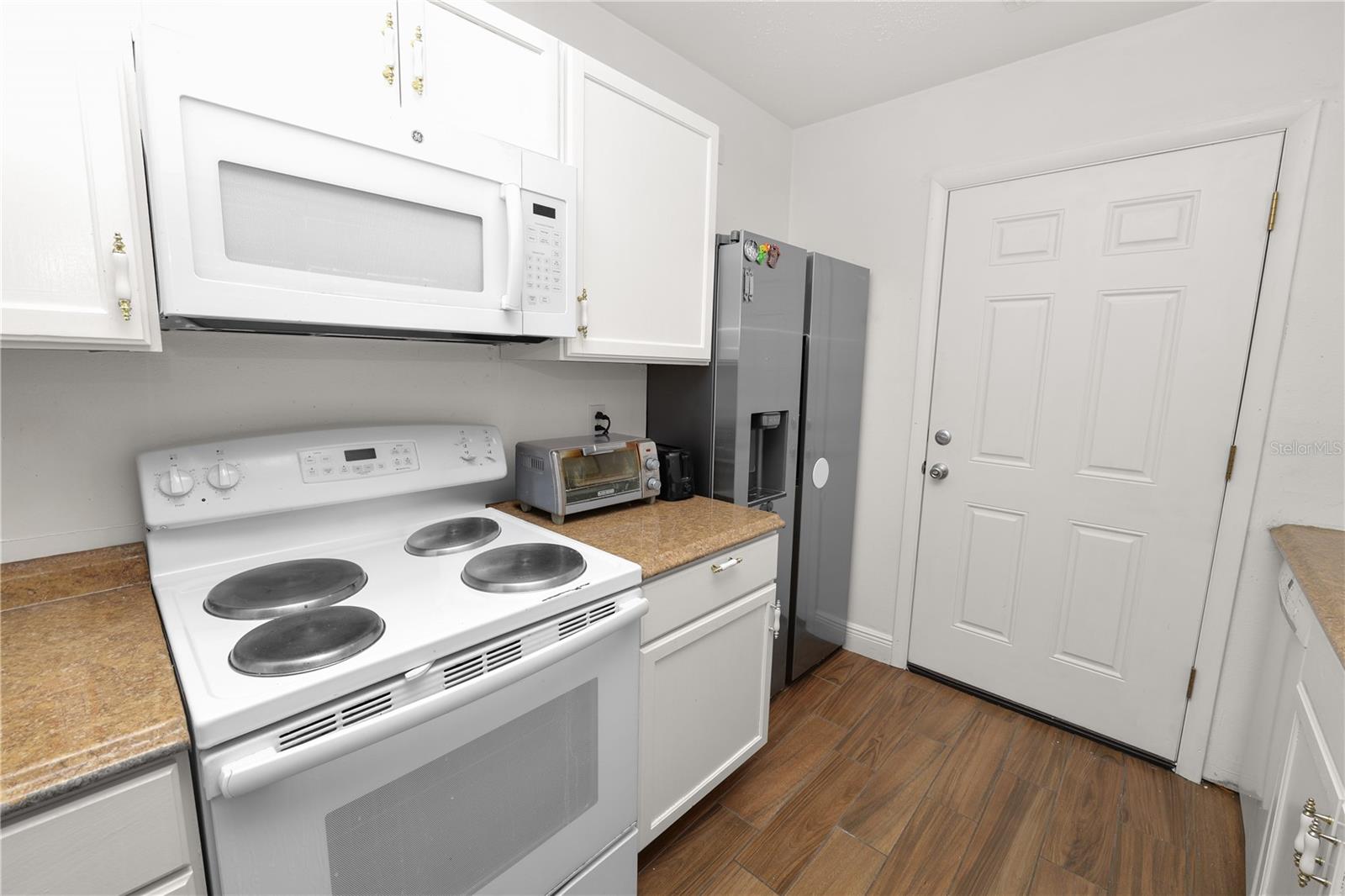 RAINTREE MANOR HOMES CONDOMINI - Residential