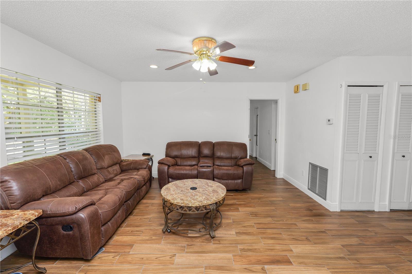 RAINTREE MANOR HOMES CONDOMINI - Residential