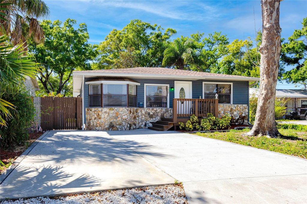 Photo of 3626 Queen Street N, St Petersburg, FL 33713 (MLS # TB8489832)