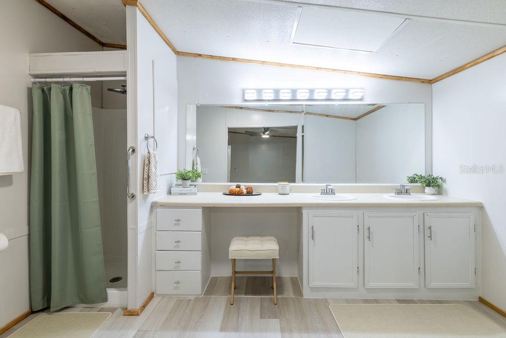 UNIVERSITY ESTATES TR 115 - Residential