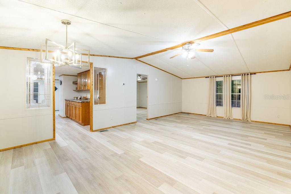 UNIVERSITY ESTATES TR 115 - Residential