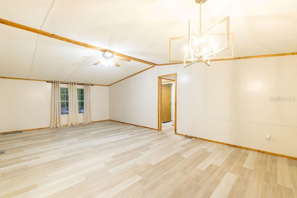 UNIVERSITY ESTATES TR 115 - Residential