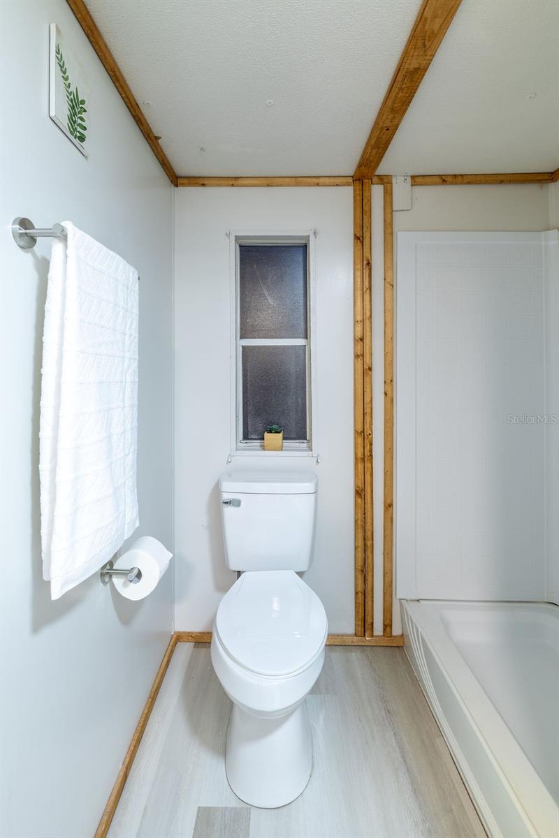 UNIVERSITY ESTATES TR 115 - Residential